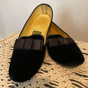 Vintage black velvet Daniel Green Comfy Slippers loafers, size 6.5